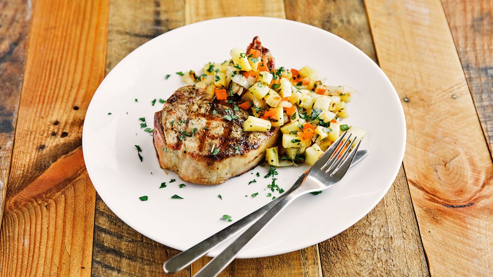 BBQ Grilled Pork Chops & Pineapple Salsa Recipe | Charbroil NZ